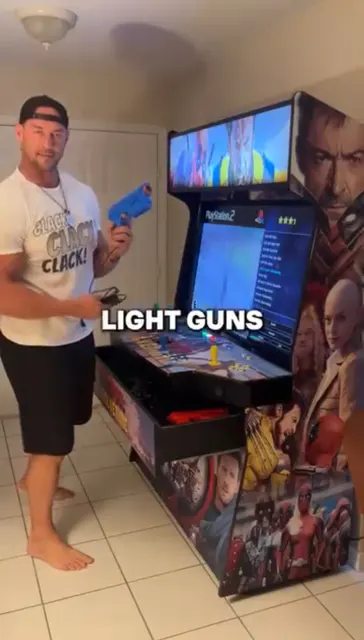 Deadpool & Wolverine — Aaron Reed's custom Phantom arcade